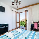 Apartments & Rooms Stella