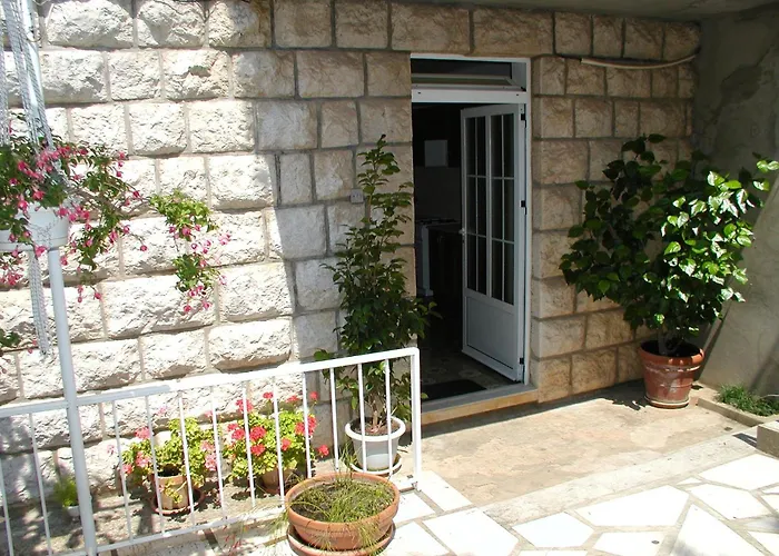 Apartments & Rooms Stella